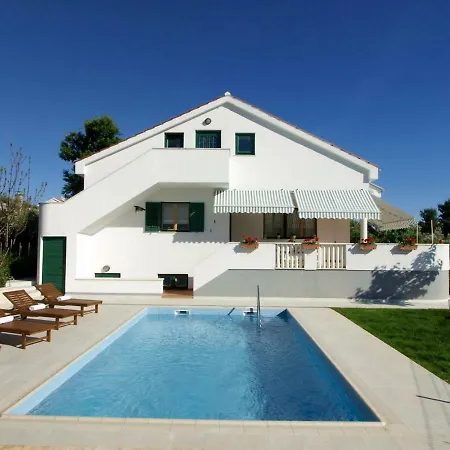 Holiday home Holiday Home Bila Vila By Interhome Zadar